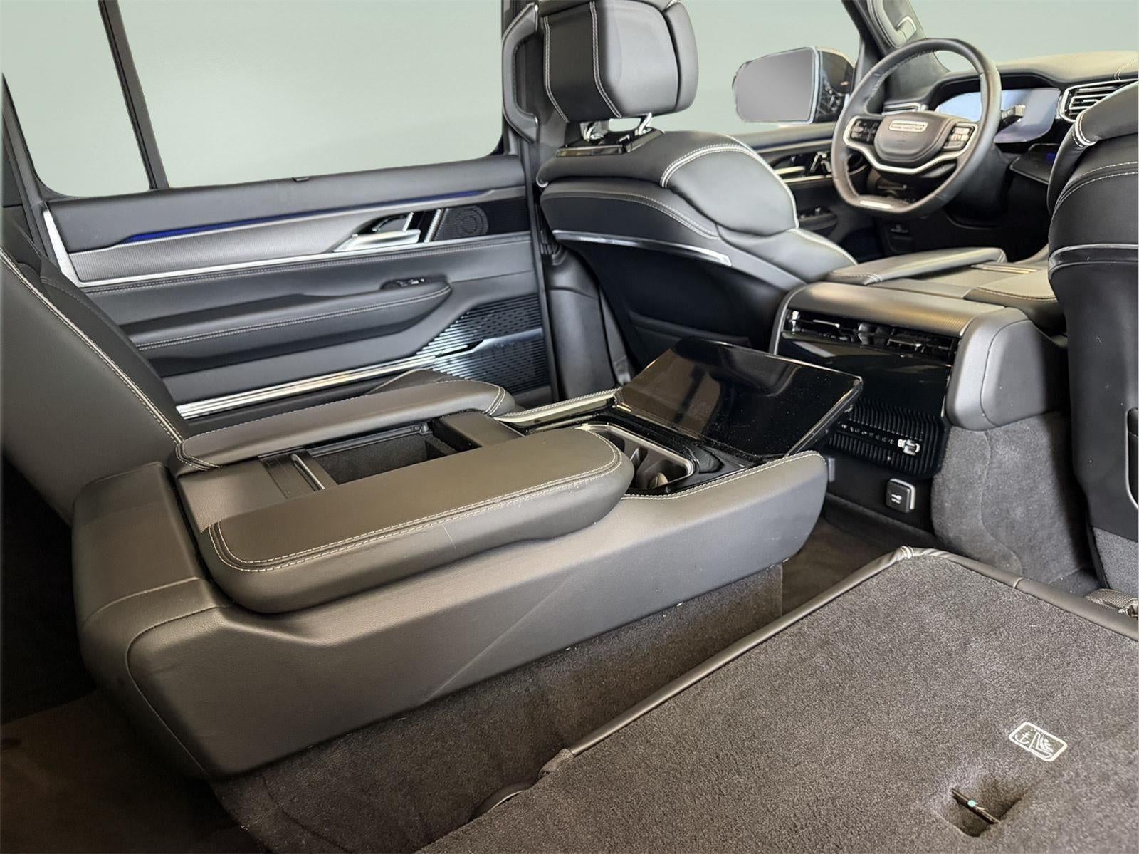 2023 Jeep Grand Wagoneer Series II Obsidian