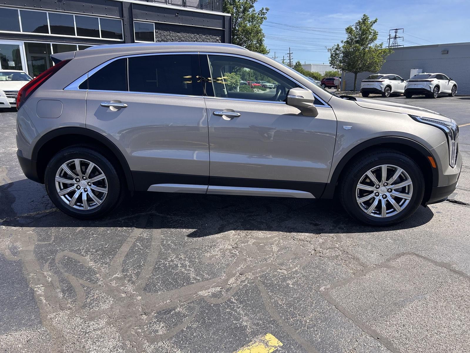 2023 Cadillac XT4 Premium Luxury