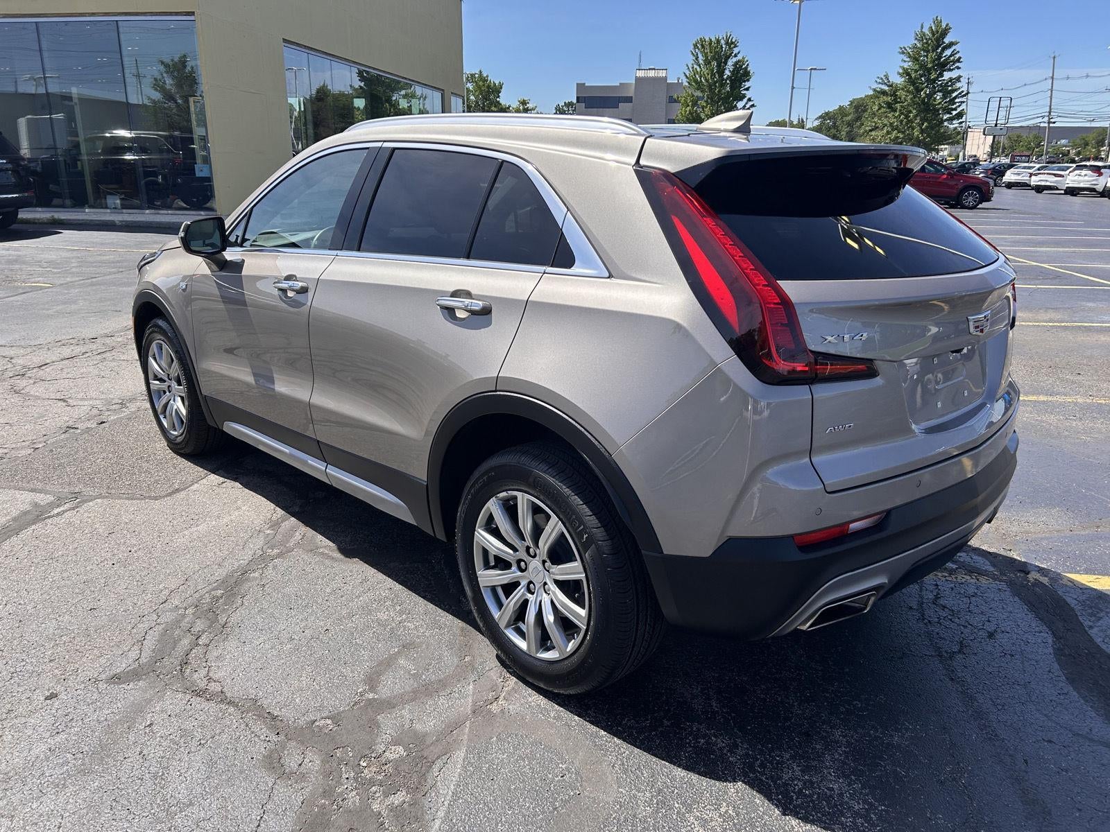 2023 Cadillac XT4 Premium Luxury