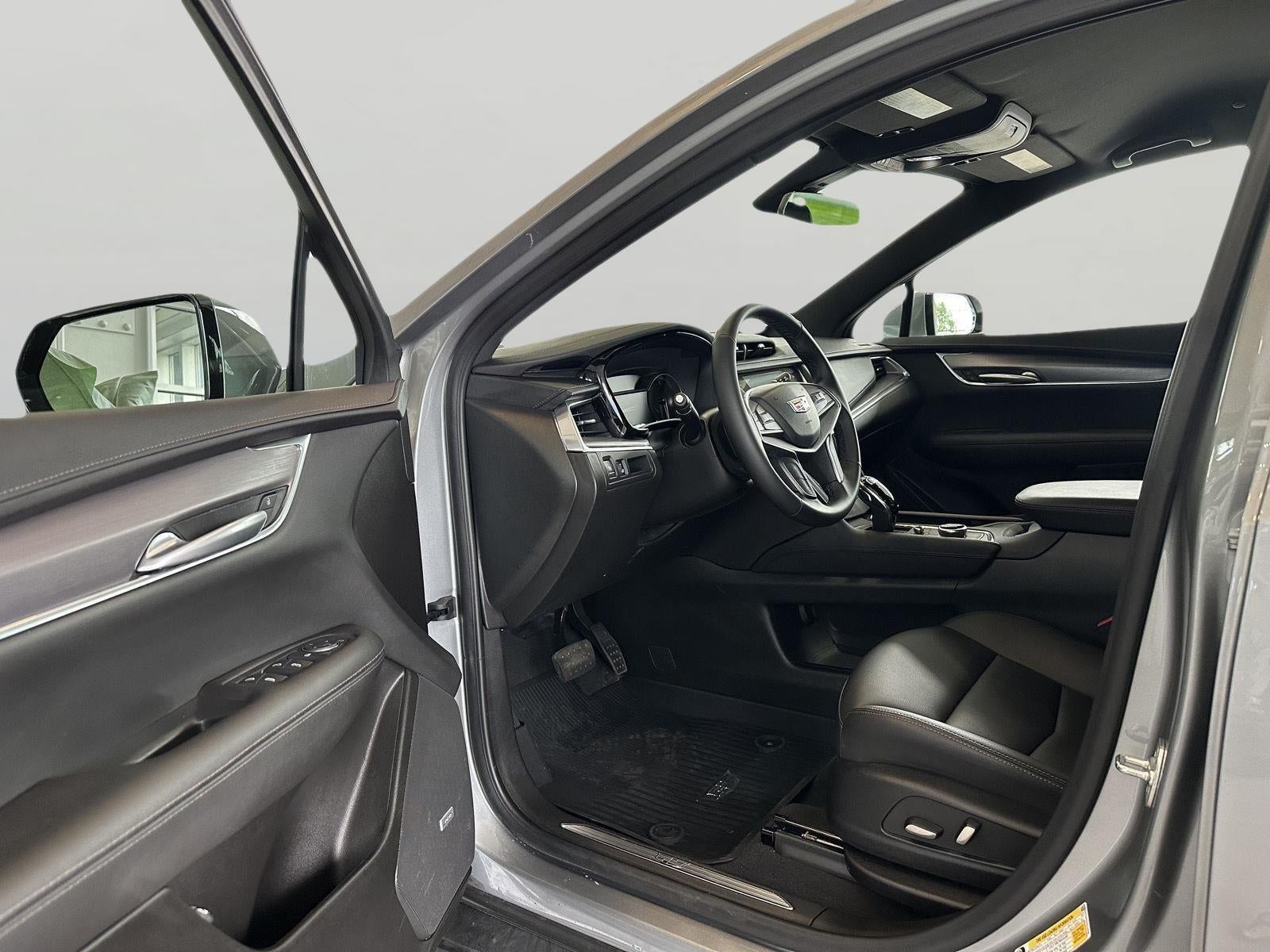 2025 Cadillac XT5 Luxury