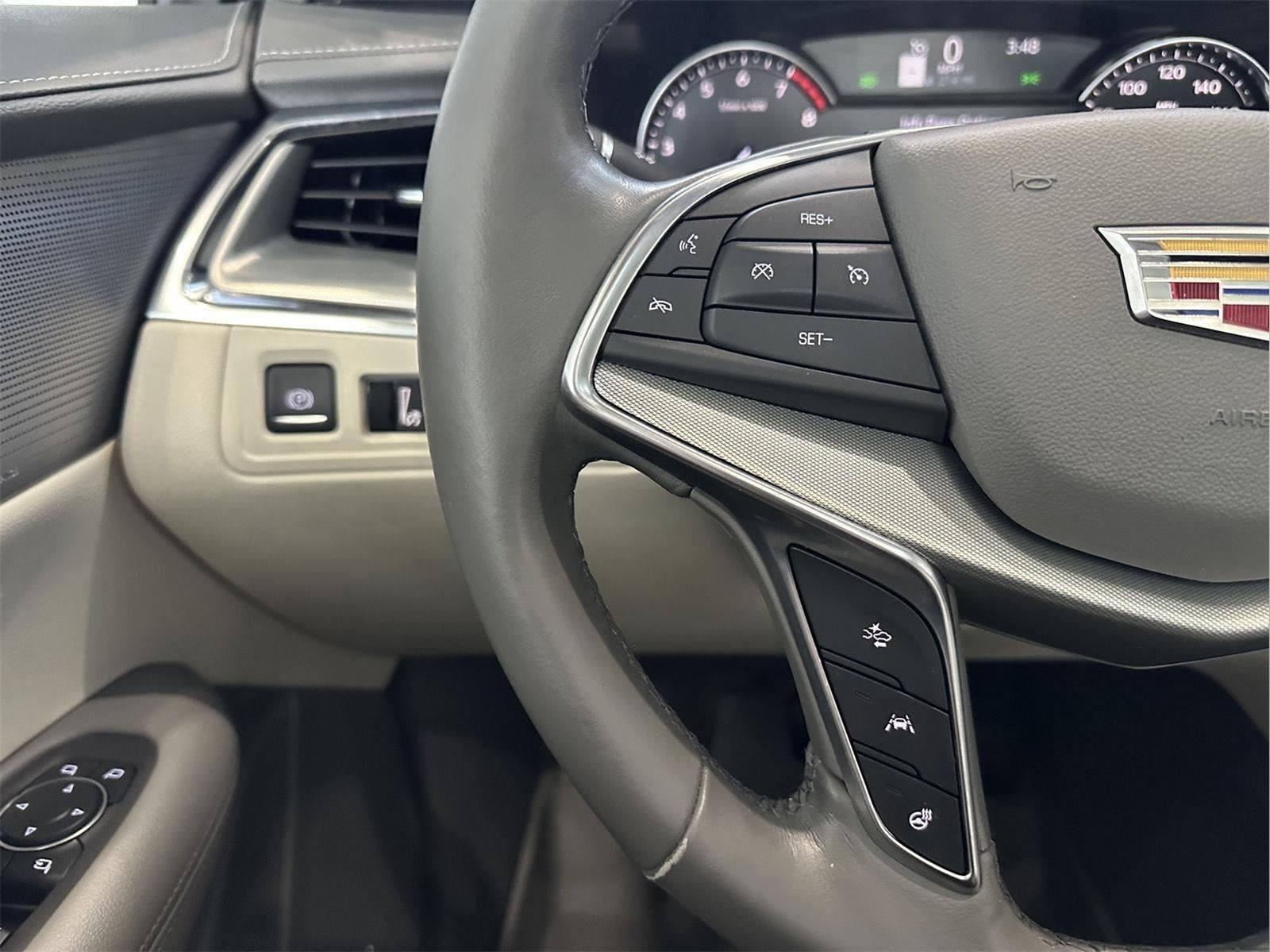 2022 Cadillac XT5 Premium Luxury