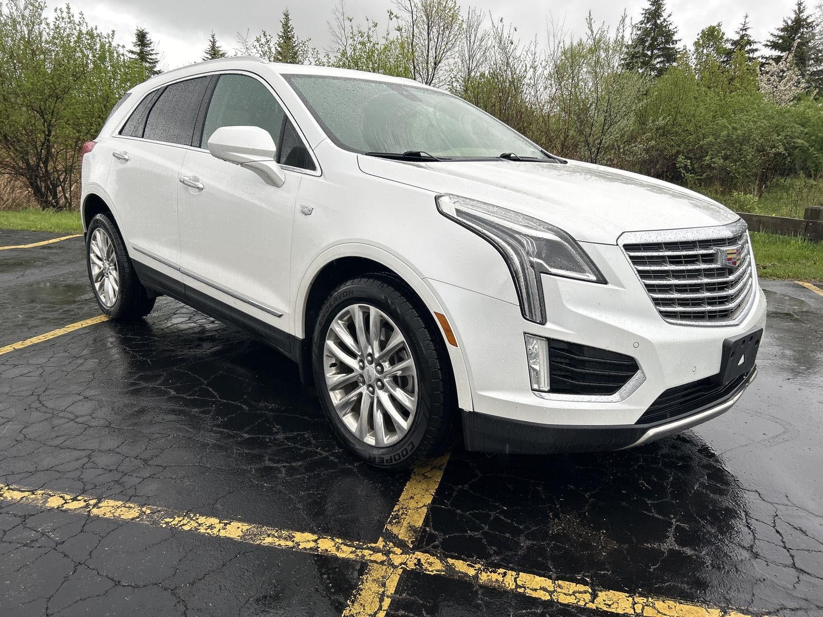 2017 Cadillac XT5 AWD Platinum's photo