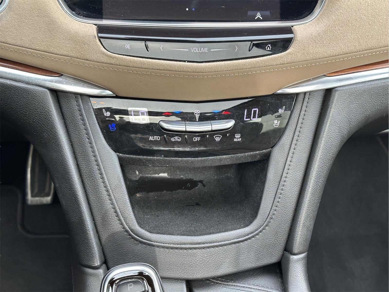 2017 Cadillac XT5 Platinum AWD