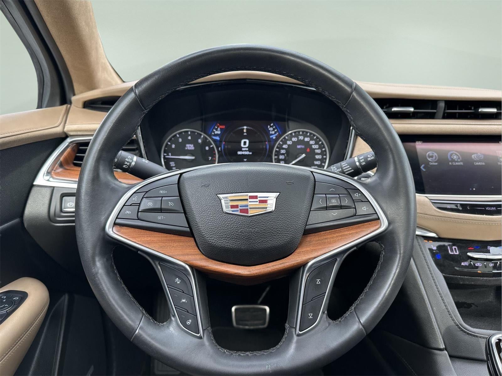 2017 Cadillac XT5 Platinum AWD