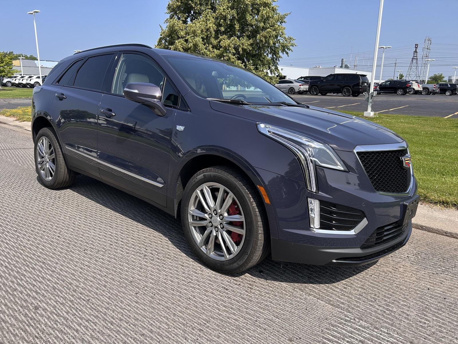 2025 Cadillac XT5 Sport