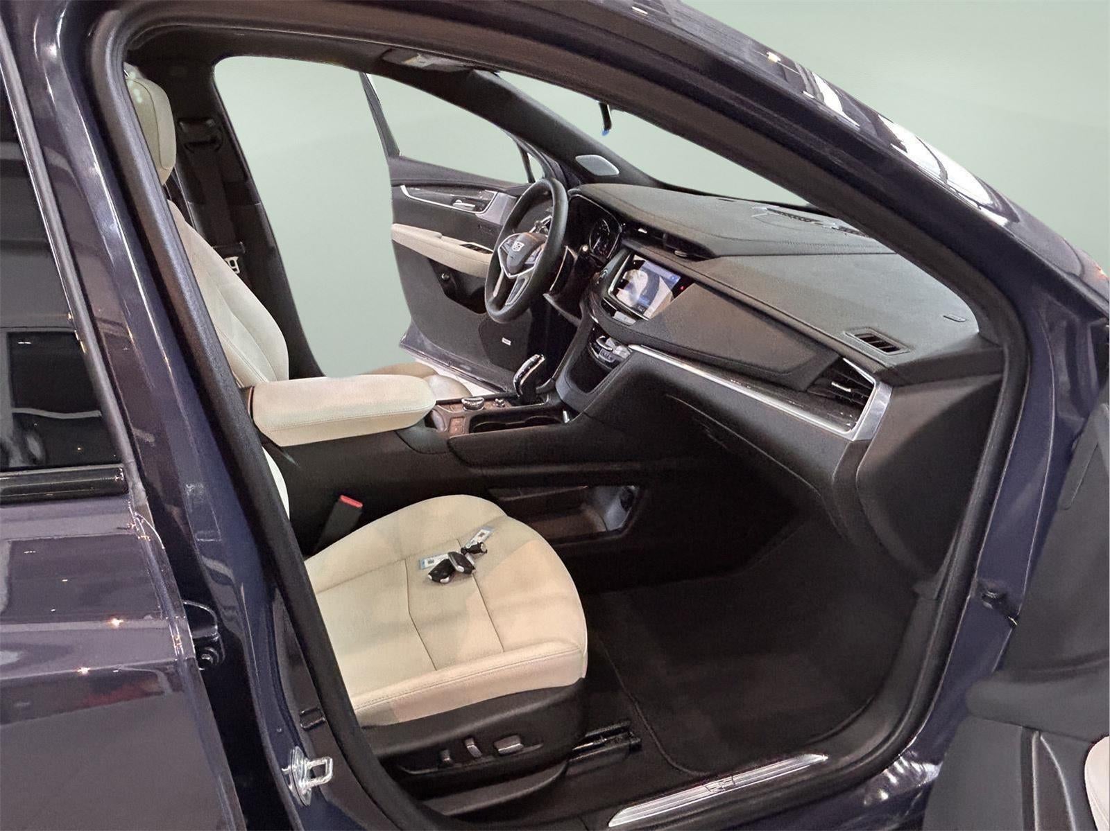 2025 Cadillac XT5 Sport