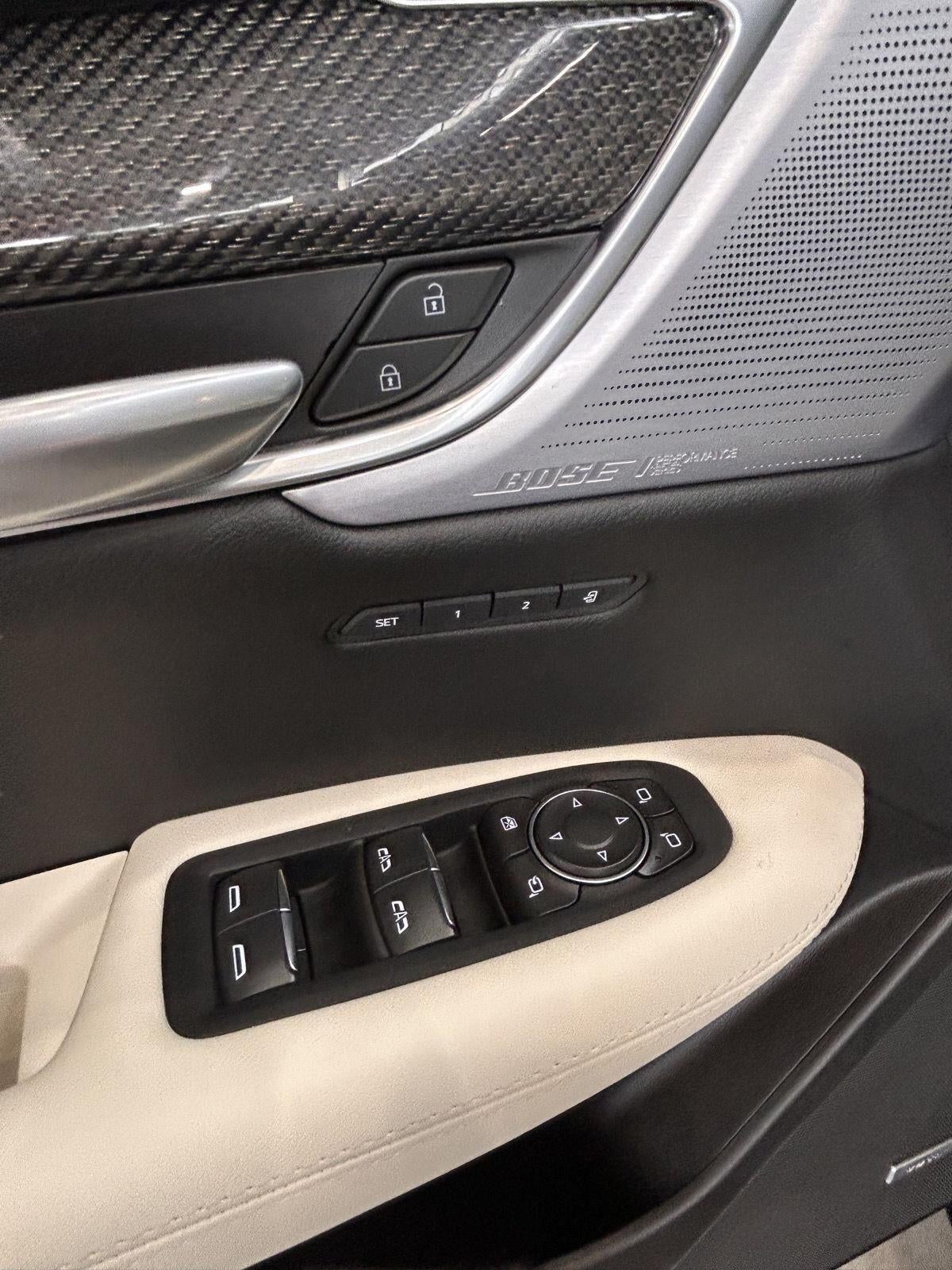 2025 Cadillac XT5 Sport