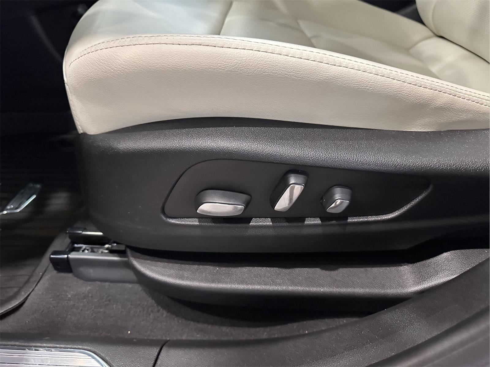 2023 Cadillac XT5 Sport