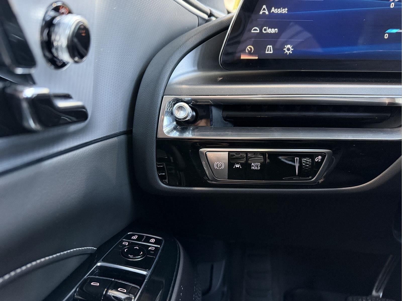 2024 Cadillac LYRIQ Tech