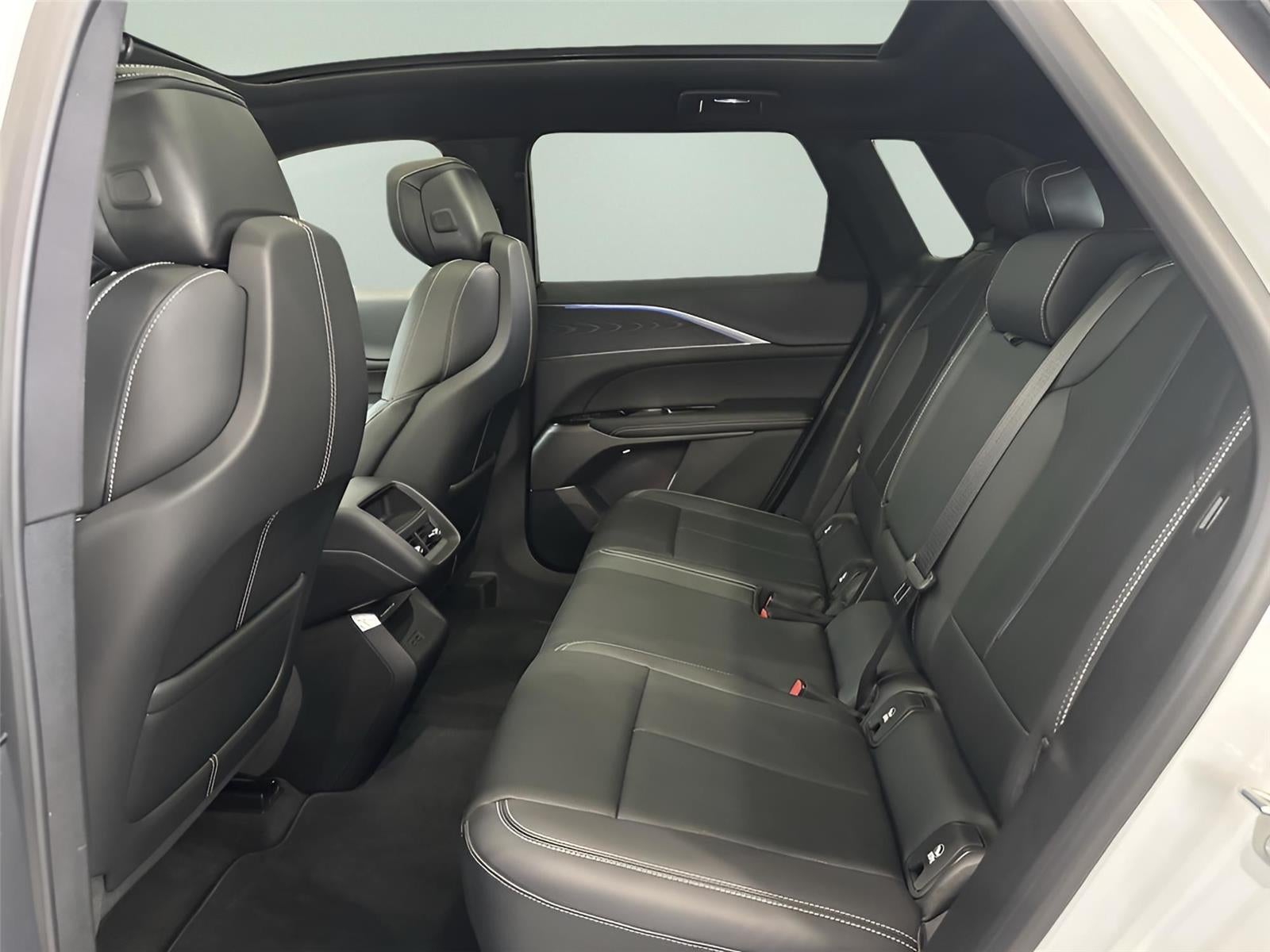 2024 Cadillac LYRIQ Luxury 1