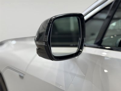 2024 Cadillac LYRIQ Luxury 1