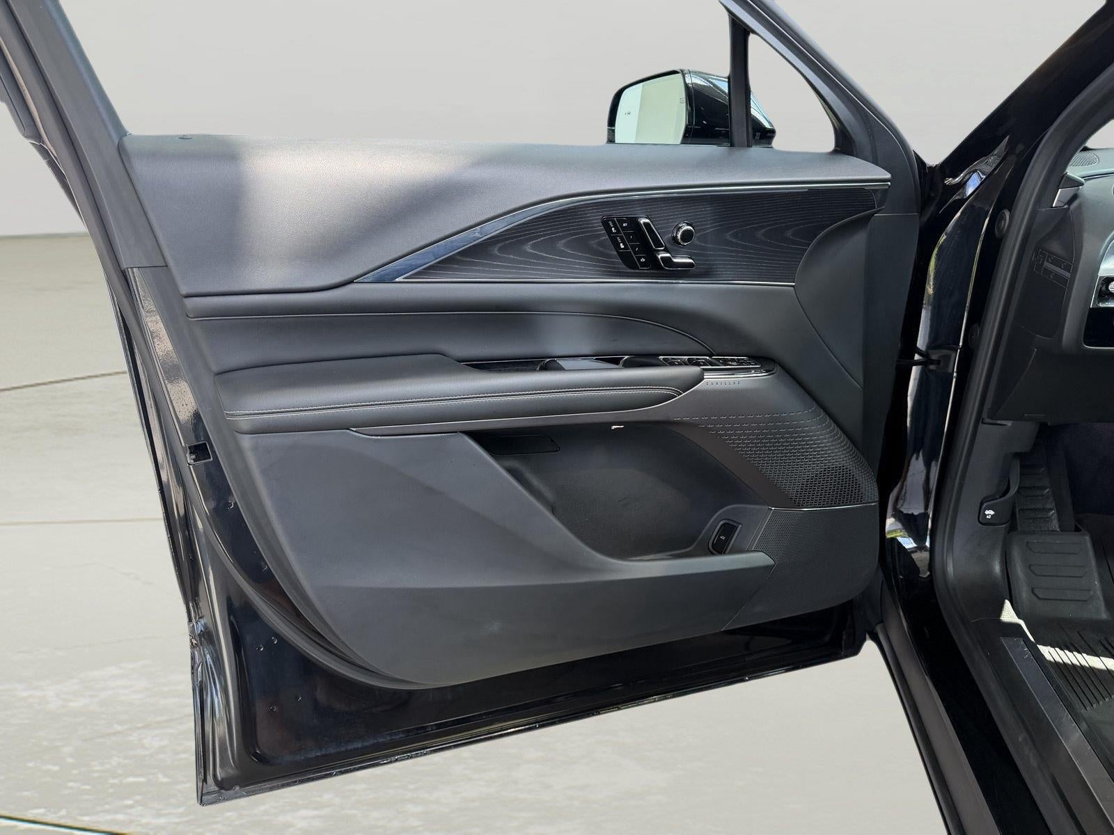 2024 Cadillac LYRIQ Luxury 1
