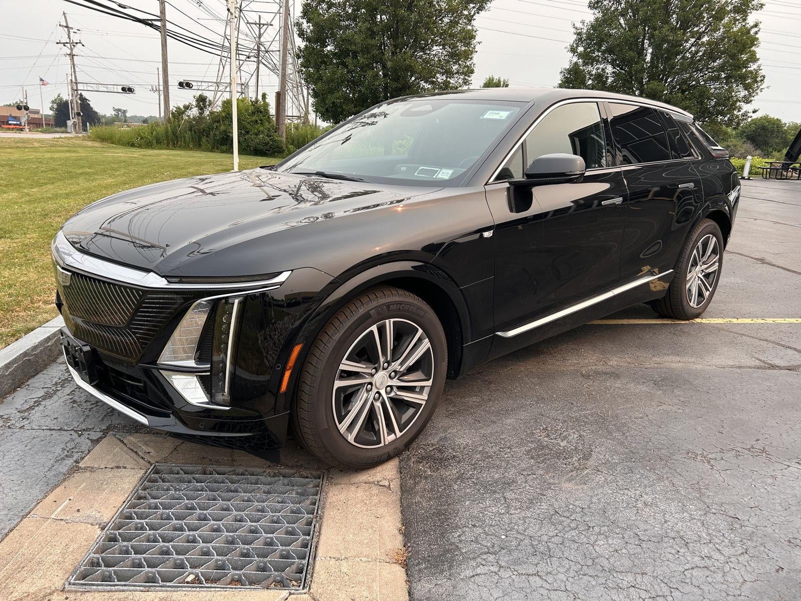 2024 Cadillac LYRIQ Luxury 1