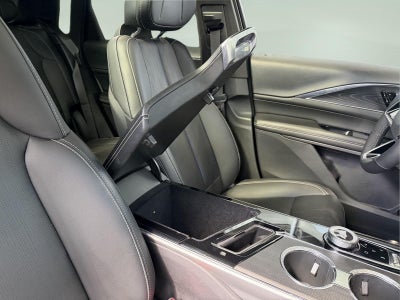 2024 Cadillac LYRIQ Luxury 1