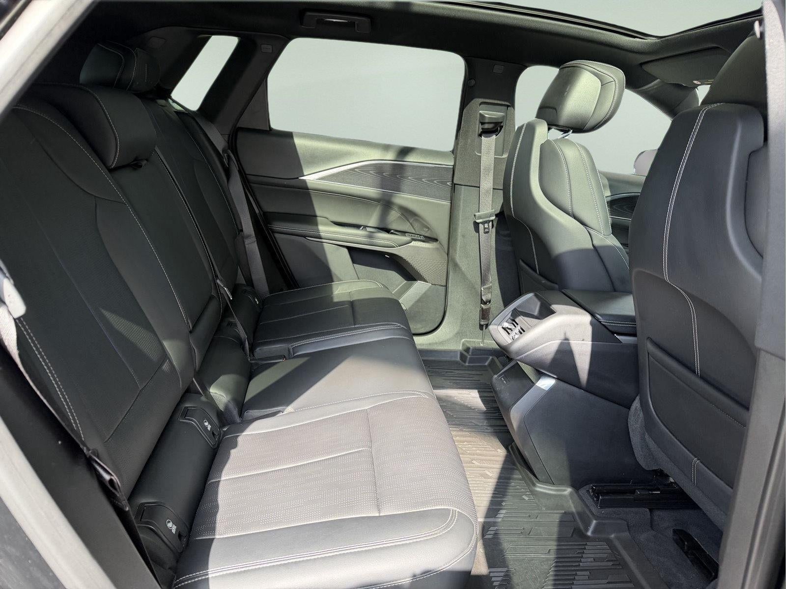 2024 Cadillac LYRIQ Luxury 1