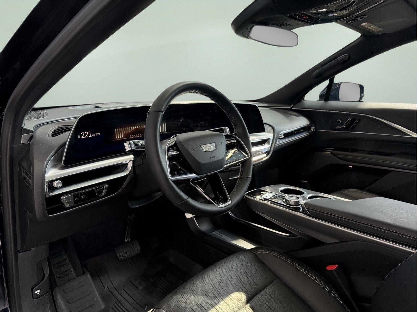 2024 Cadillac LYRIQ Luxury 1