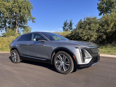 2024 Cadillac LYRIQ Luxury 2