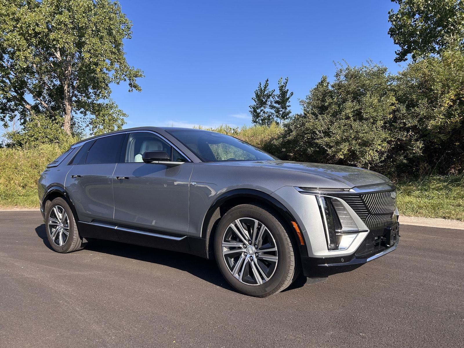 2024 Cadillac LYRIQ Luxury 2