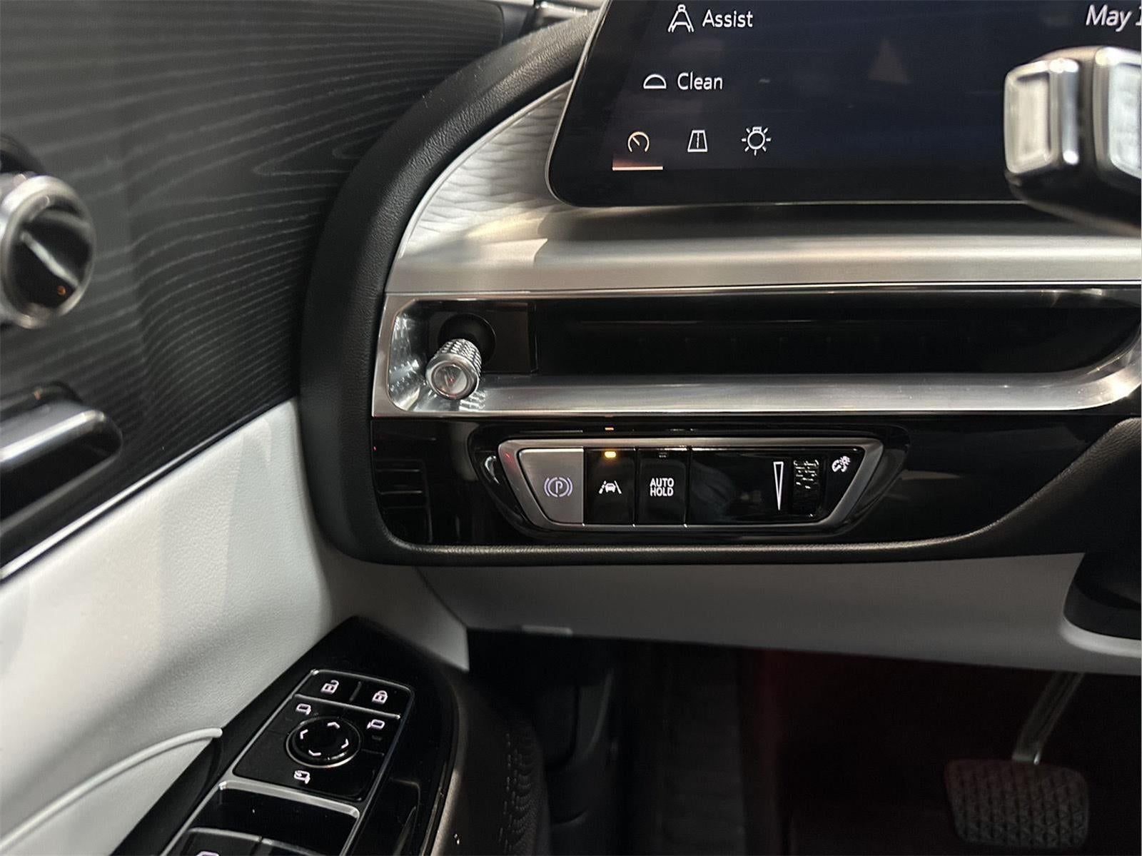 2024 Cadillac LYRIQ Sport 1