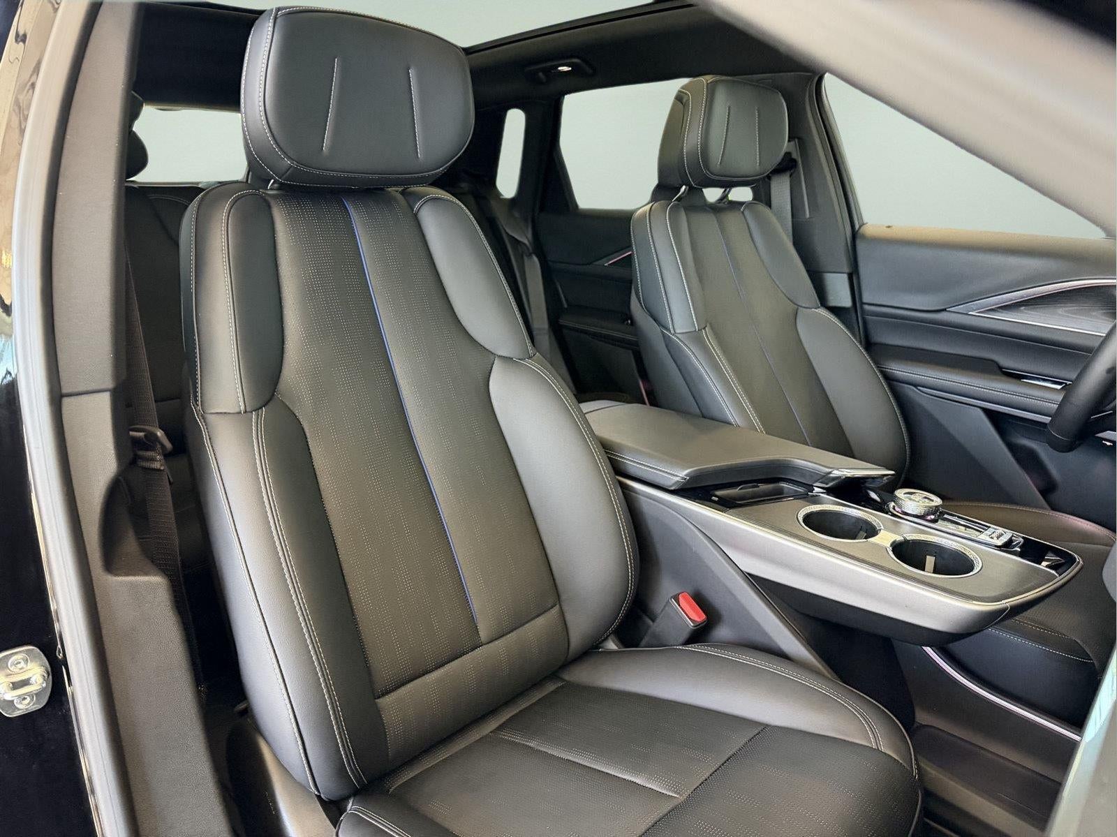 2024 Cadillac LYRIQ Sport 1