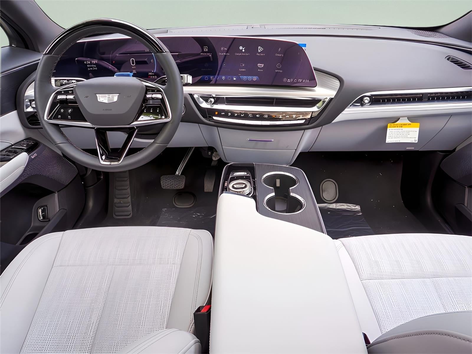 2025 Cadillac LYRIQ Sport 3