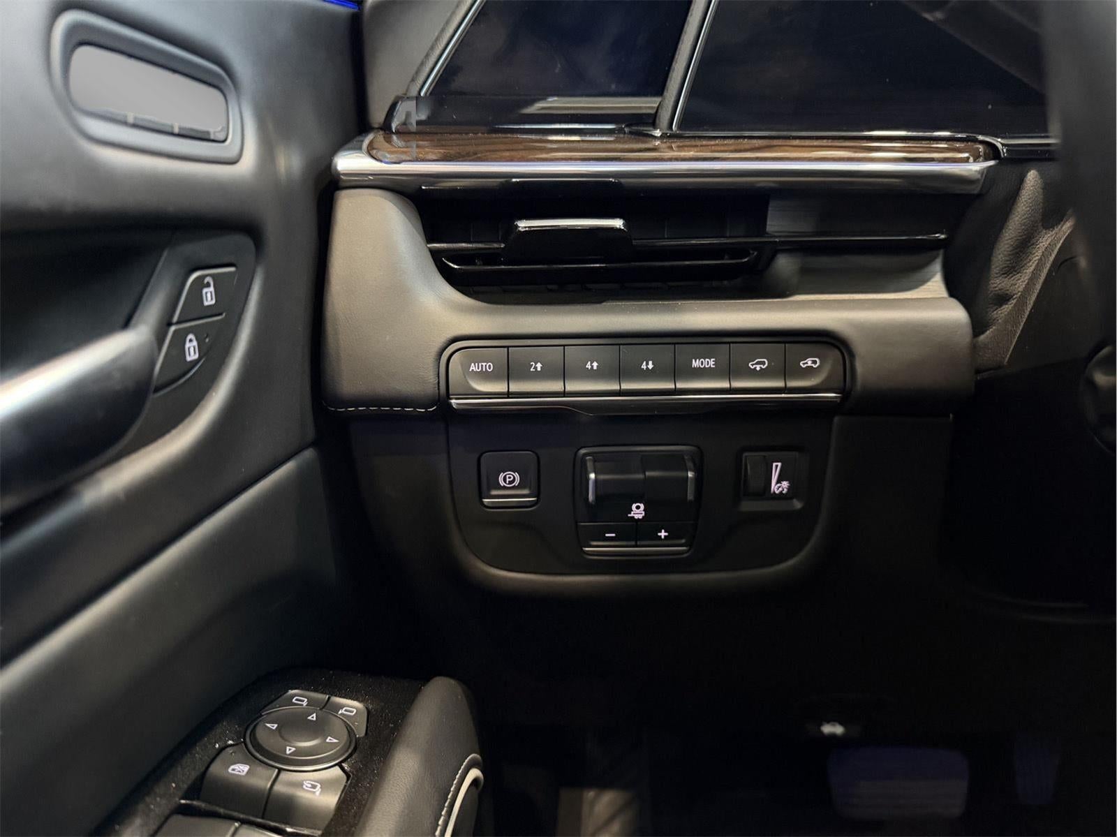 2022 Cadillac Escalade ESV Premium Luxury Platinum