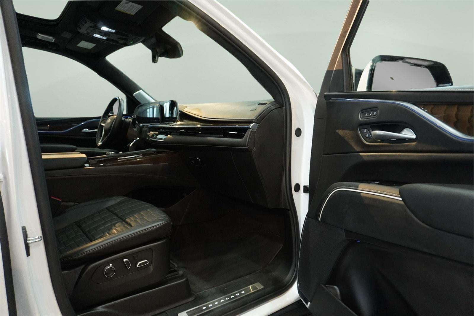 2024 Cadillac Escalade ESV Sport Platinum