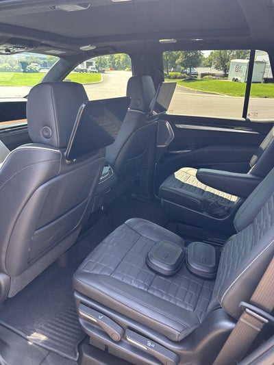 2025 Cadillac Escalade Sport Platinum