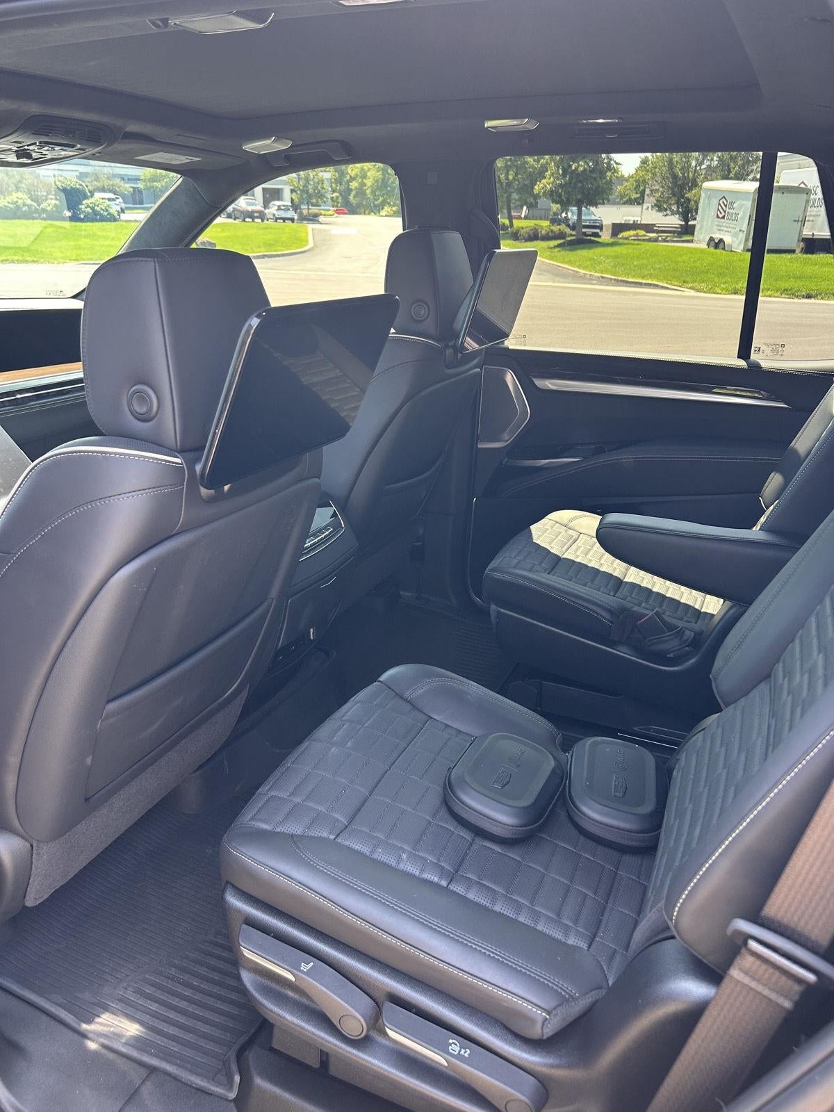 2025 Cadillac Escalade Sport Platinum