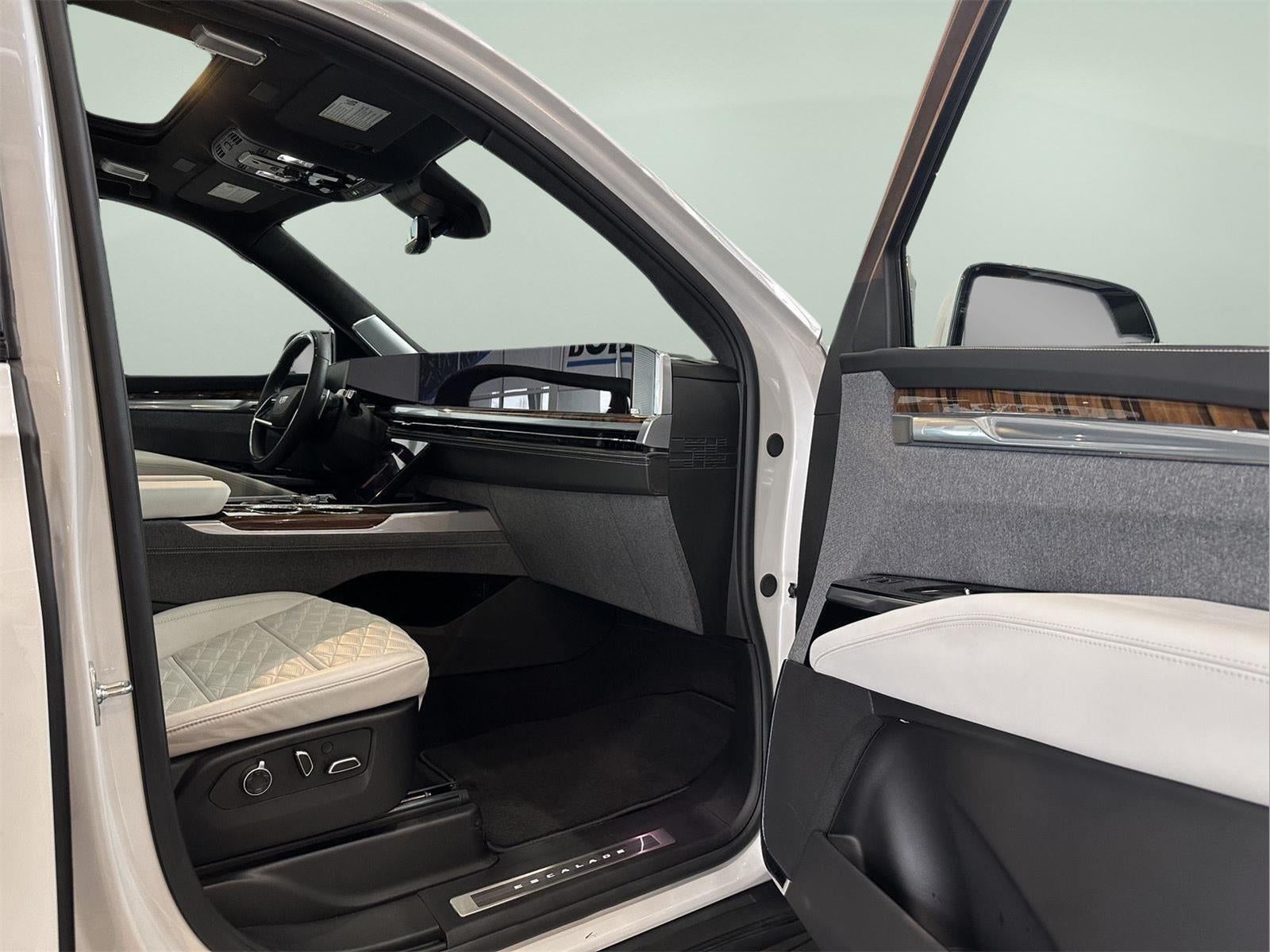 2025 Cadillac Escalade ESV Sport Platinum