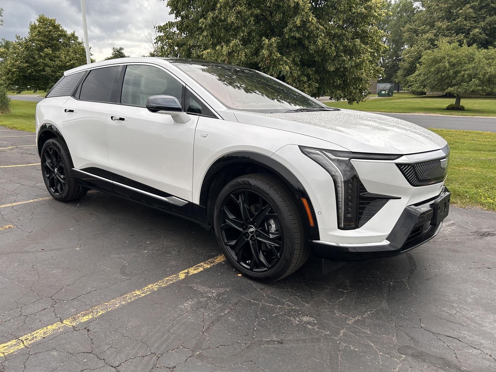 2025 Cadillac OPTIQ Luxury 1
