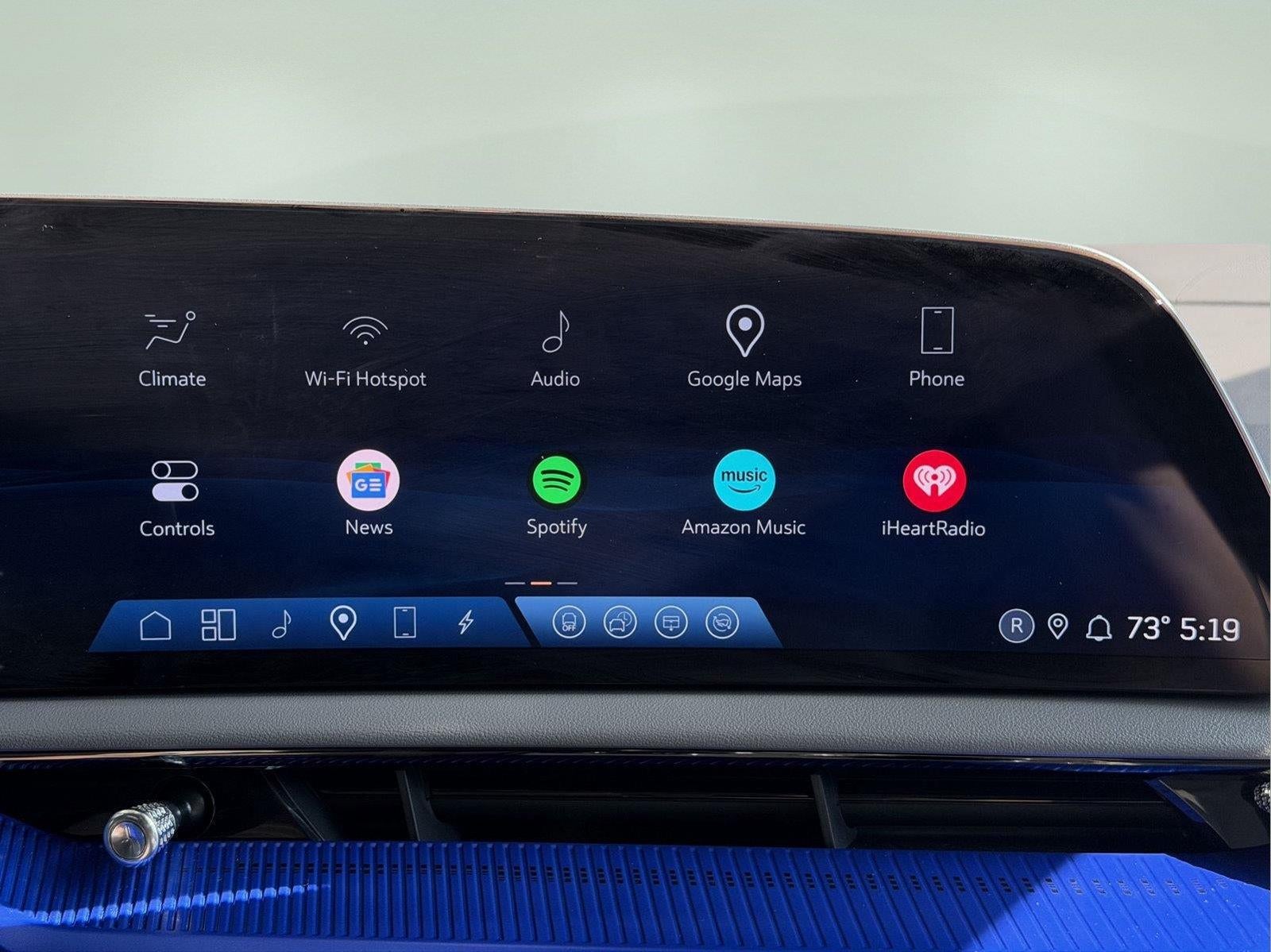 2025 Cadillac OPTIQ Luxury 1