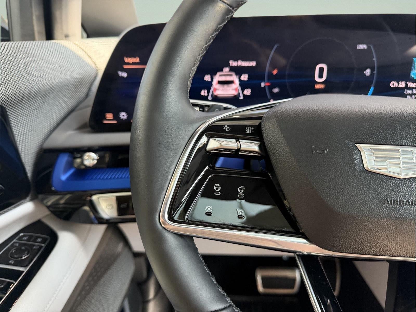 2025 Cadillac OPTIQ Luxury 1