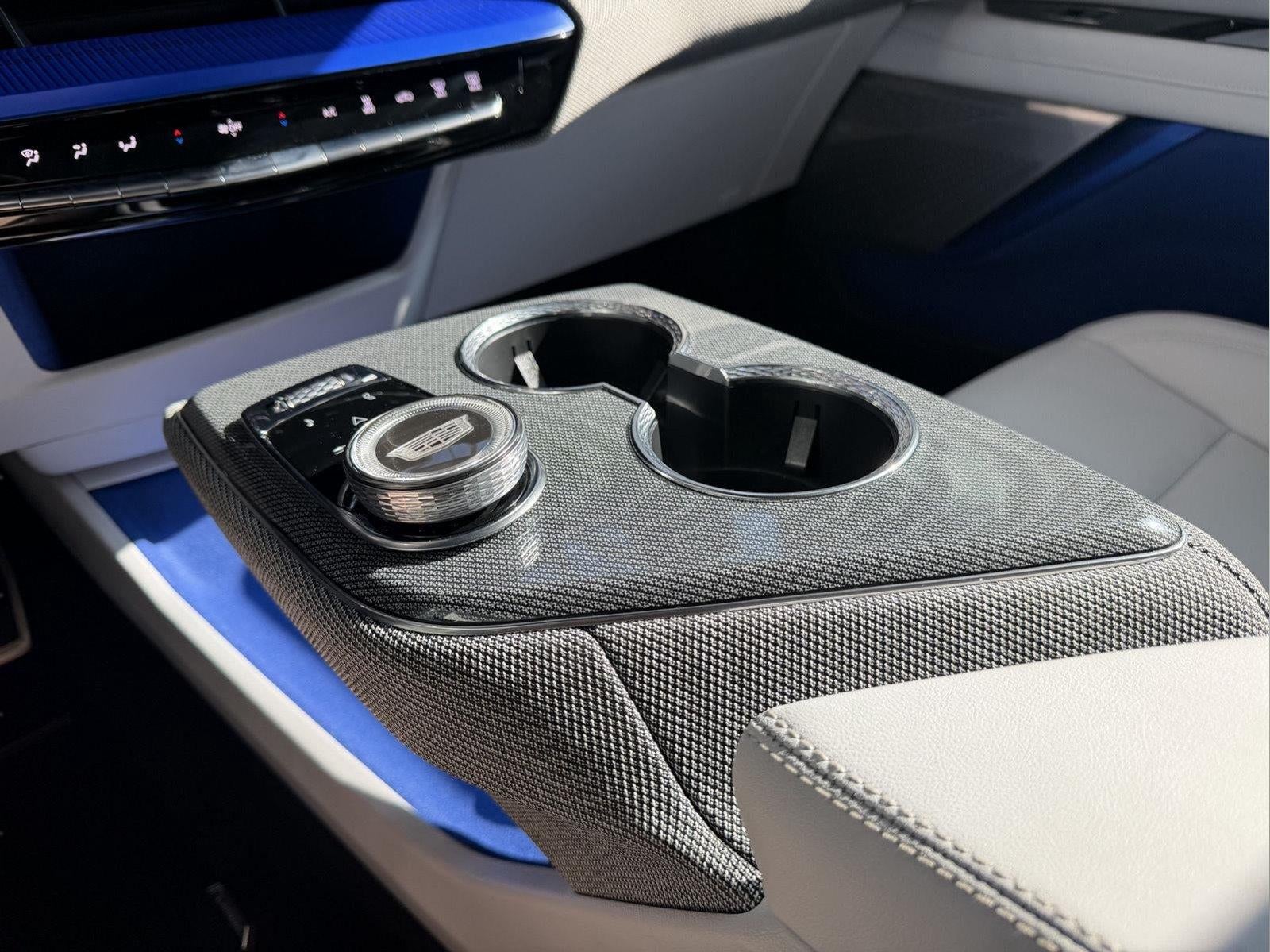 2025 Cadillac OPTIQ Luxury 1