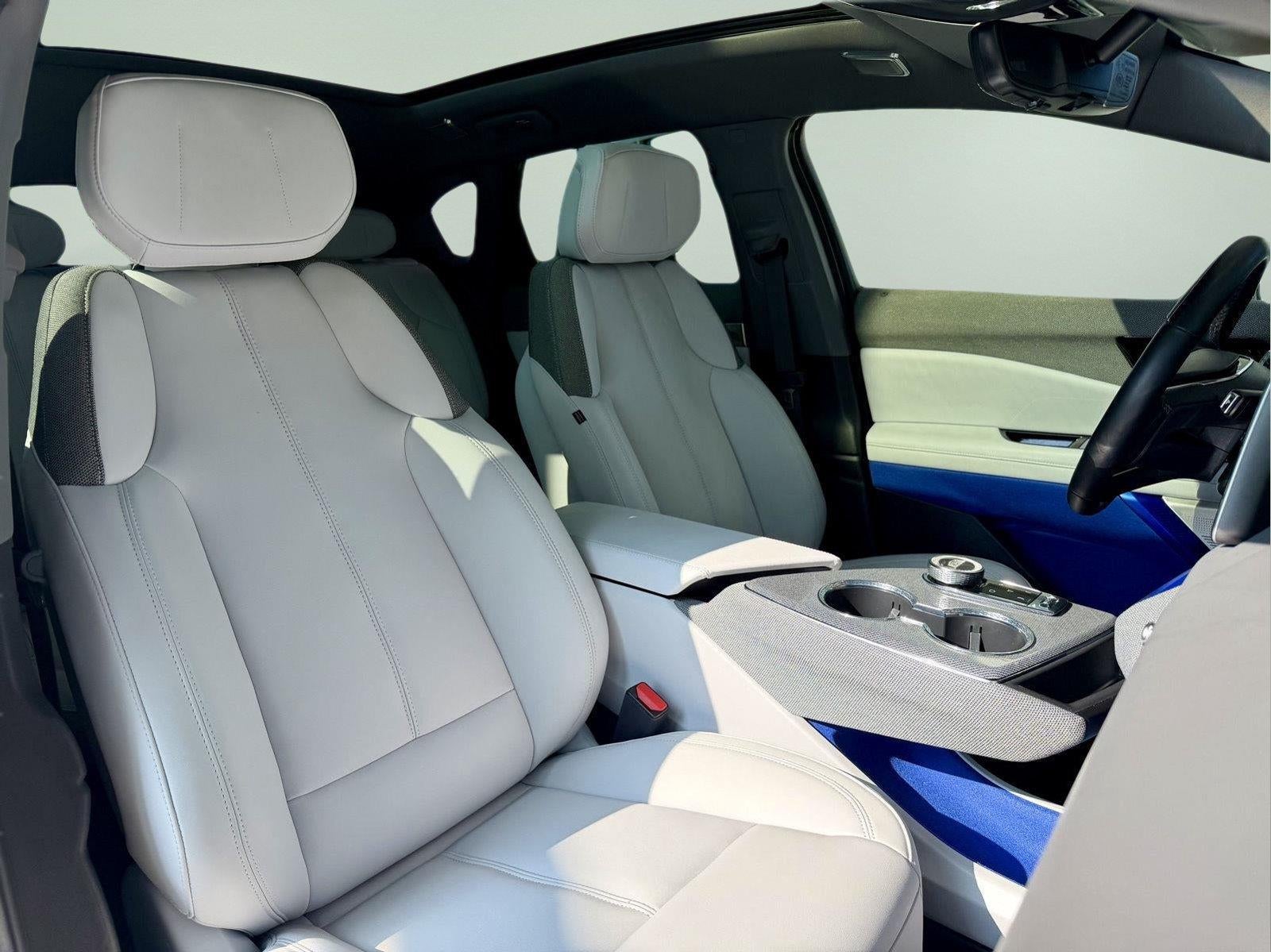 2025 Cadillac OPTIQ Luxury 1