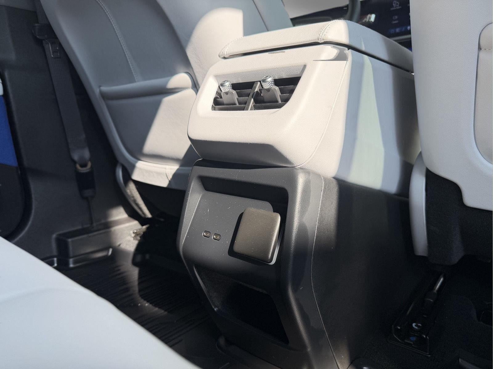 2025 Cadillac OPTIQ Luxury 1