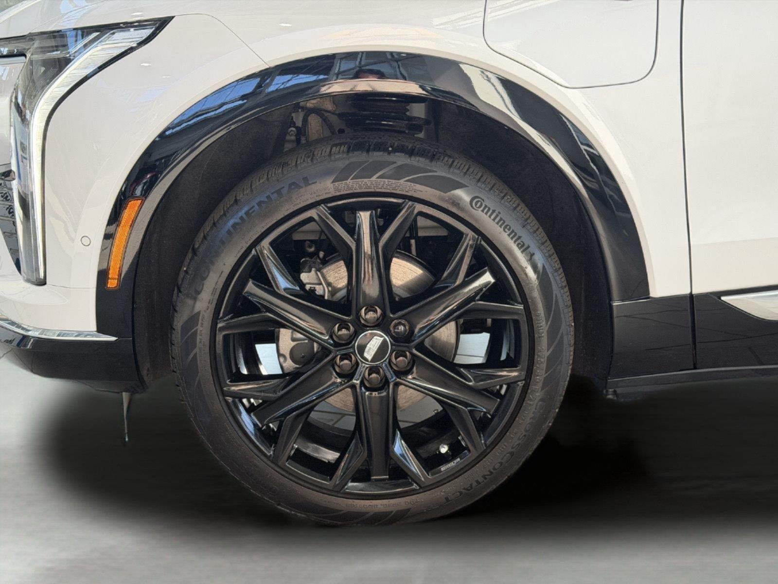 2025 Cadillac OPTIQ Luxury 1