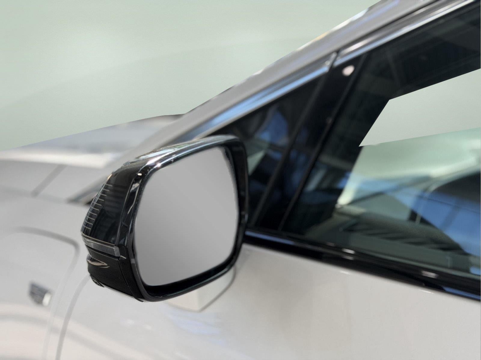 2025 Cadillac OPTIQ Luxury 1