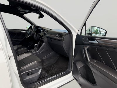 2022 Volkswagen Tiguan SEL R-Line