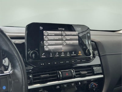 2022 Nissan Pathfinder SL