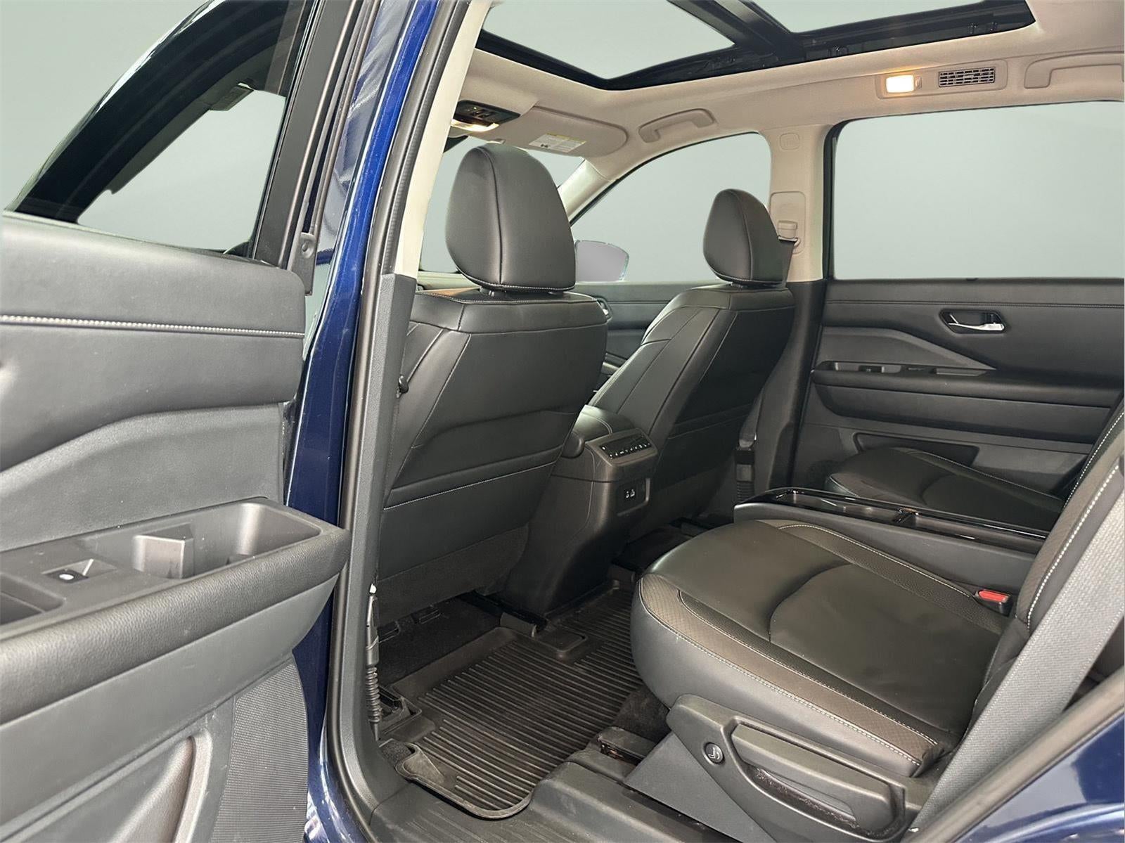 2022 Nissan Pathfinder SL