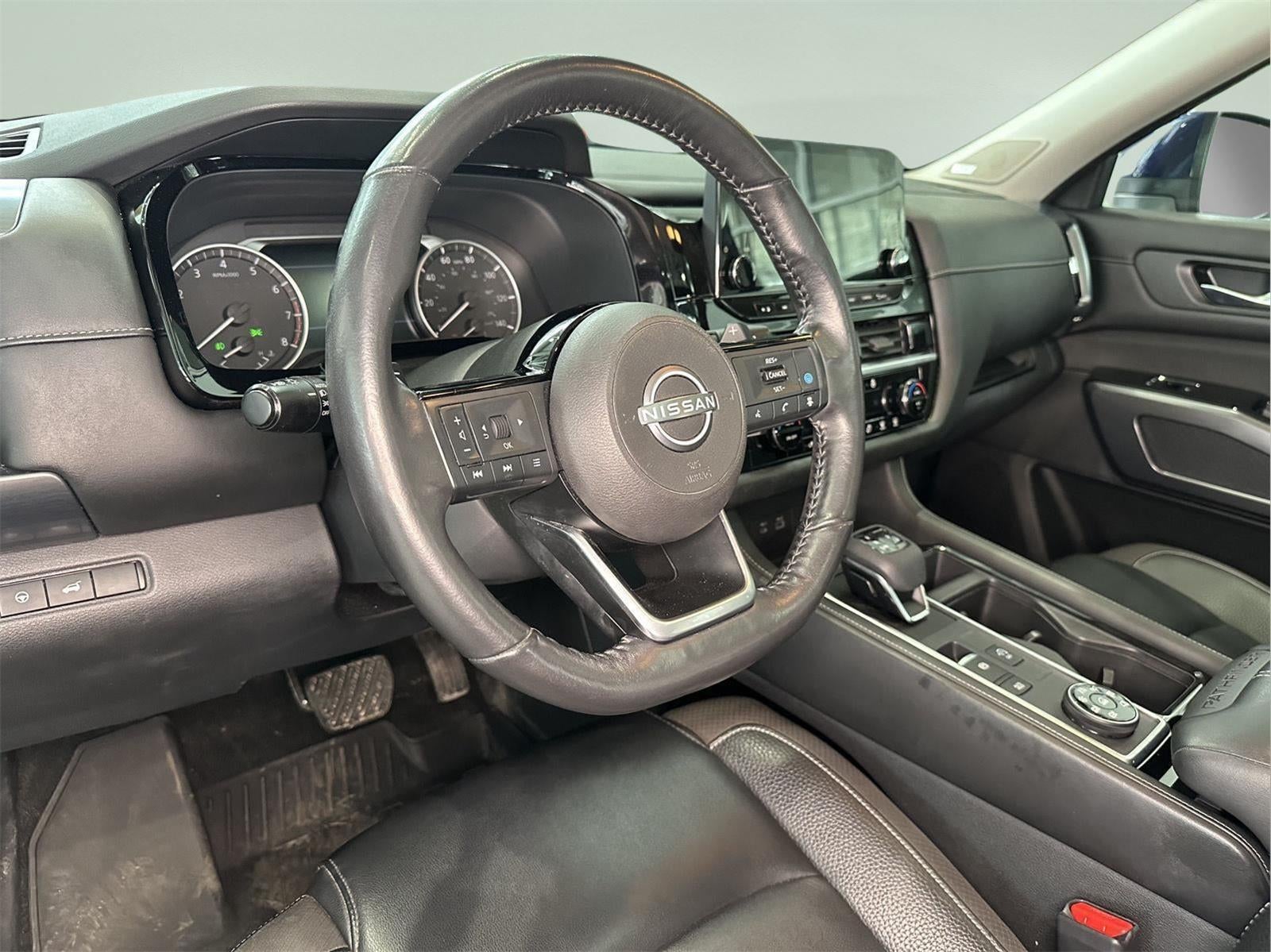 2022 Nissan Pathfinder SL